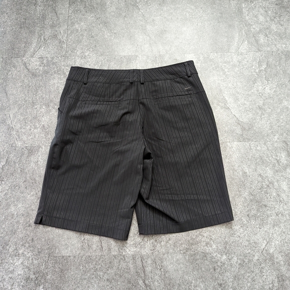 Nike golf black subtle pinstripe knee length golf shorts size 6 - Picture 6 of 9